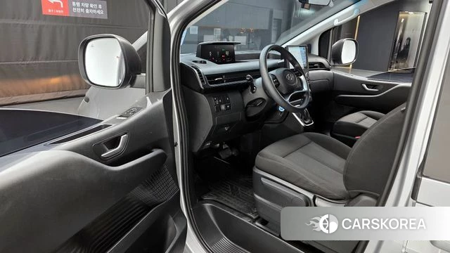 Hyundai Staria 2023 Серебряный из Кореи, фото 2