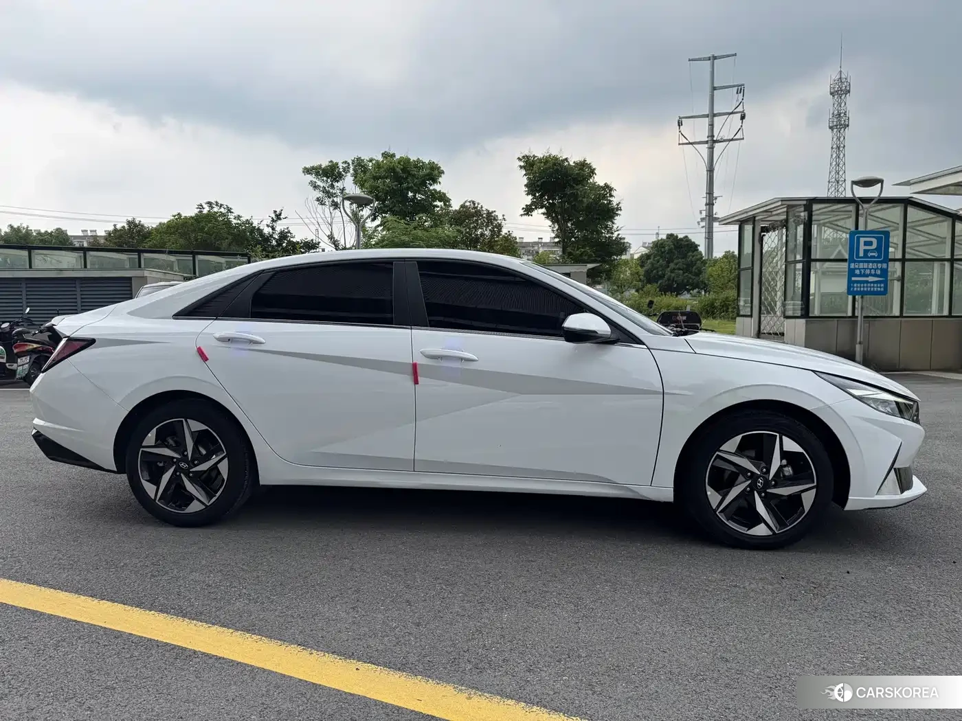 Hyundai Elantra 2022 Белый из Китая, фото 2