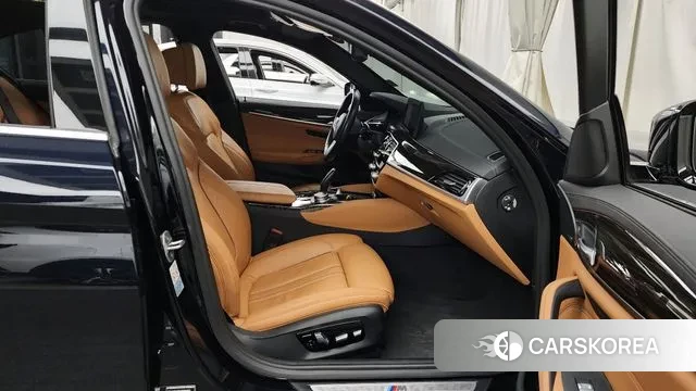 BMW 5 Series (G30) 2022 Черный из Кореи, фото 2