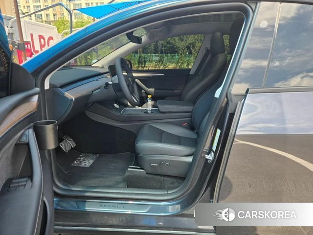 Tesla Model Y 2025 Серый из Кореи, фото 2