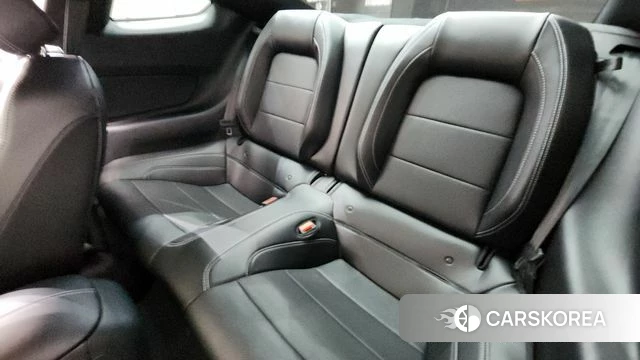 Ford Mustang 2021 Черный из Кореи, фото 2