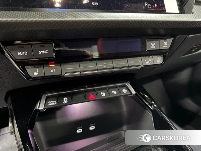 Audi RS3 (8Y) 2025 Белый из Кореи, фото 2