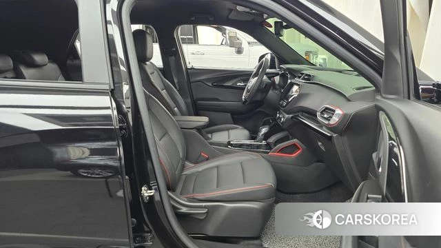 Chevrolet (GM Daewoo) Trailblazer 2023 Черный из Кореи, фото 2