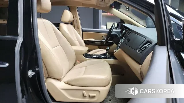 Kia The New Carnival 2018 Черный из Кореи, фото 2