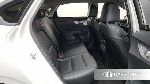 Kia The New K3 2nd generation 2024 Белый из Кореи, фото 2