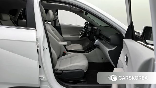 Hyundai Kona (SX2) 2023 Белый из Кореи, фото 2