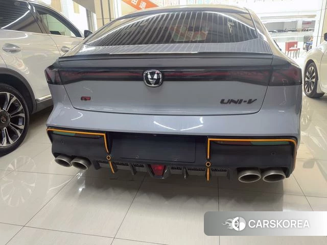 Chang'an UNI-V 2022 Серебристо-серый из Китая, фото 2