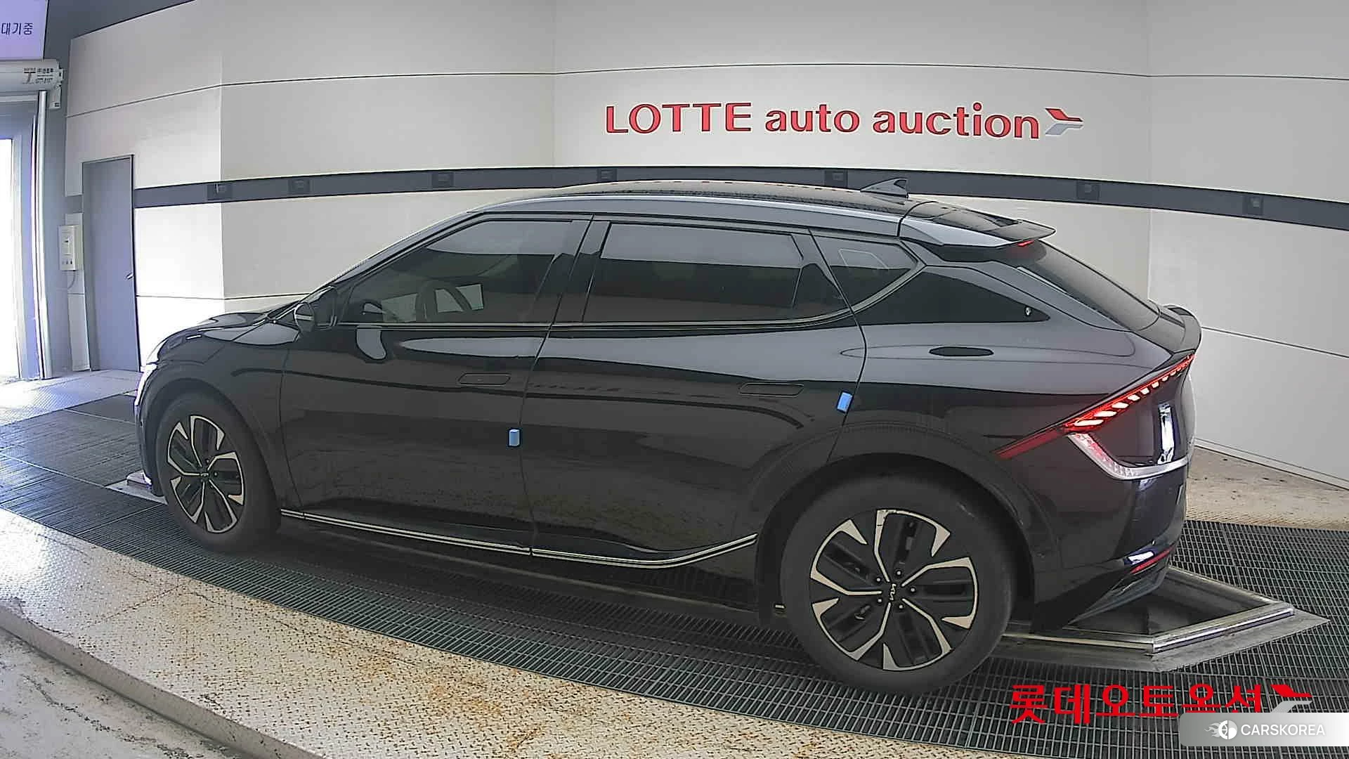 Kia EV6 2022 Черный из Кореи, фото 2