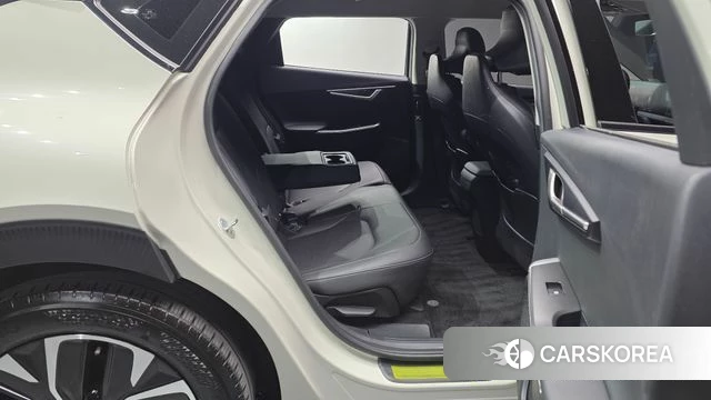 Kia EV6 2022 Жемчужный цвет из Кореи, фото 2