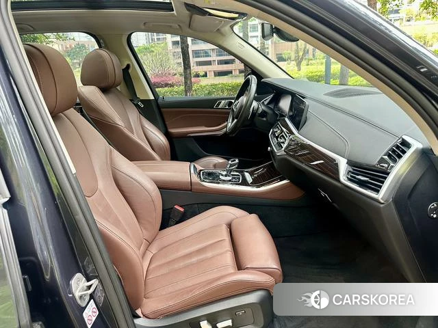 BMW X5 (imported) 2021 Темно-серый из Китая, фото 2