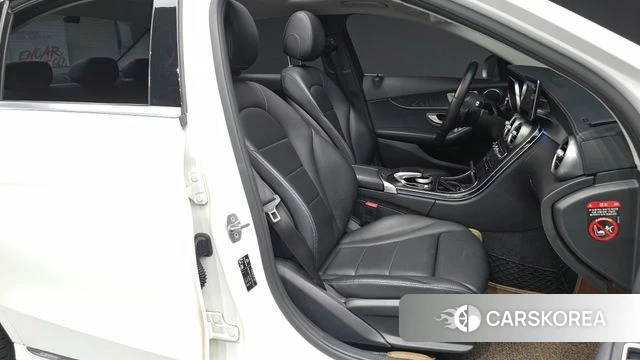 Mercedes-Benz C-Class W205 2019 Белый из Кореи, фото 2