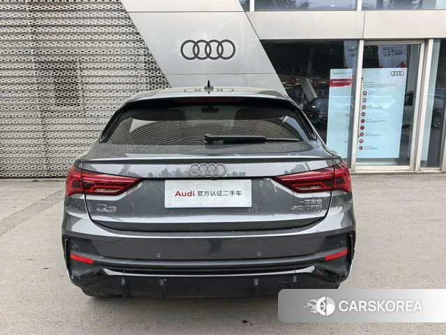 Audi Q3 Sportback 2023 Темно-серый из Китая, фото 2