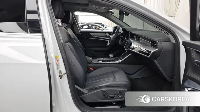 Audi A6 (C8) 2021 Белый из Кореи, фото 2