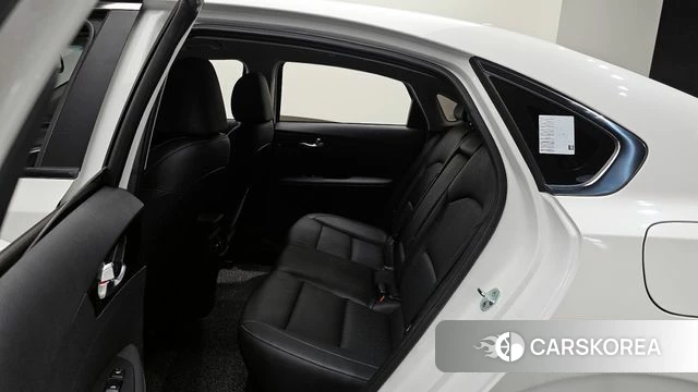 Kia The New K3 2nd generation 2021 Белый из Кореи, фото 2