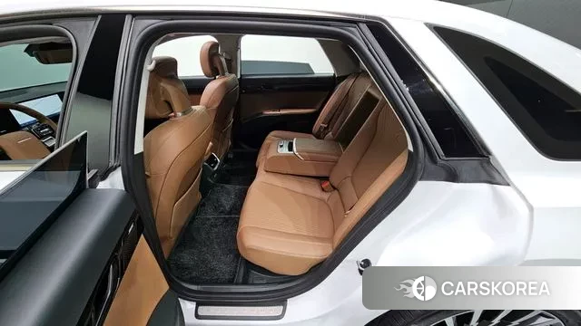 Hyundai Grandeur Hybrid (GN7) 2023 Белый из Кореи, фото 2