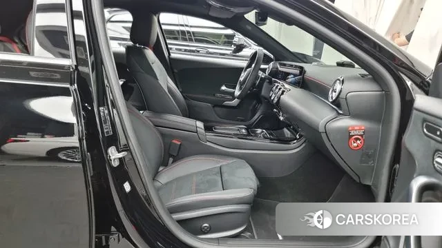 Mercedes-Benz A-Class W177 2024 Черный из Кореи, фото 2