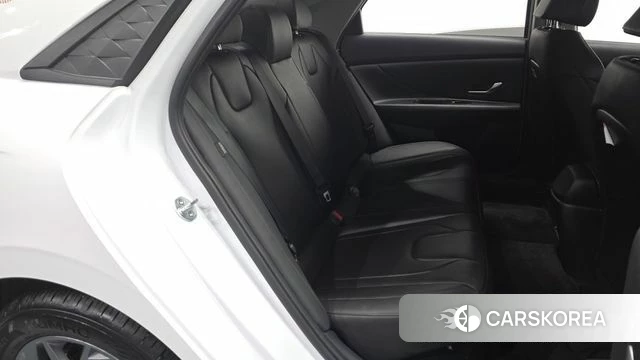 Hyundai The New Avante Hybrid (CN7) 2024 Белый из Кореи, фото 2