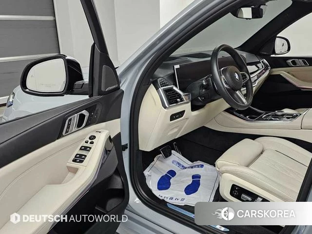 BMW X5 (G05) 2025 Светло-серебряный цвет из Кореи, фото 2