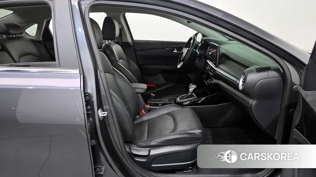 Kia The New K3 2nd generation 2022 Серый из Кореи, фото 2