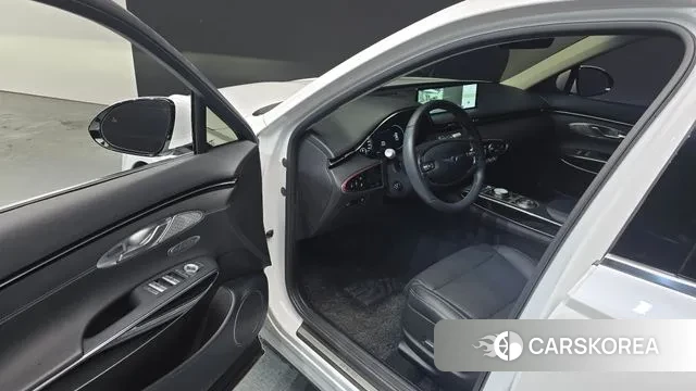 Genesis GV70 2022 Белый из Кореи, фото 2