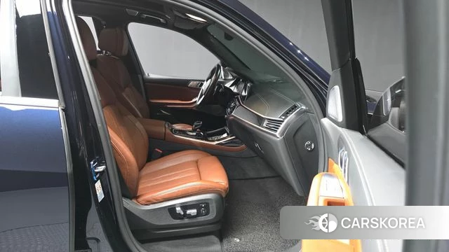 BMW X7 (G07) 2021 Черный из Кореи, фото 2