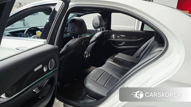 Mercedes-Benz E-Class W213 2019 Белый из Кореи, фото 2