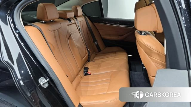 BMW 5 Series (G30) 2021 Черный из Кореи, фото 2