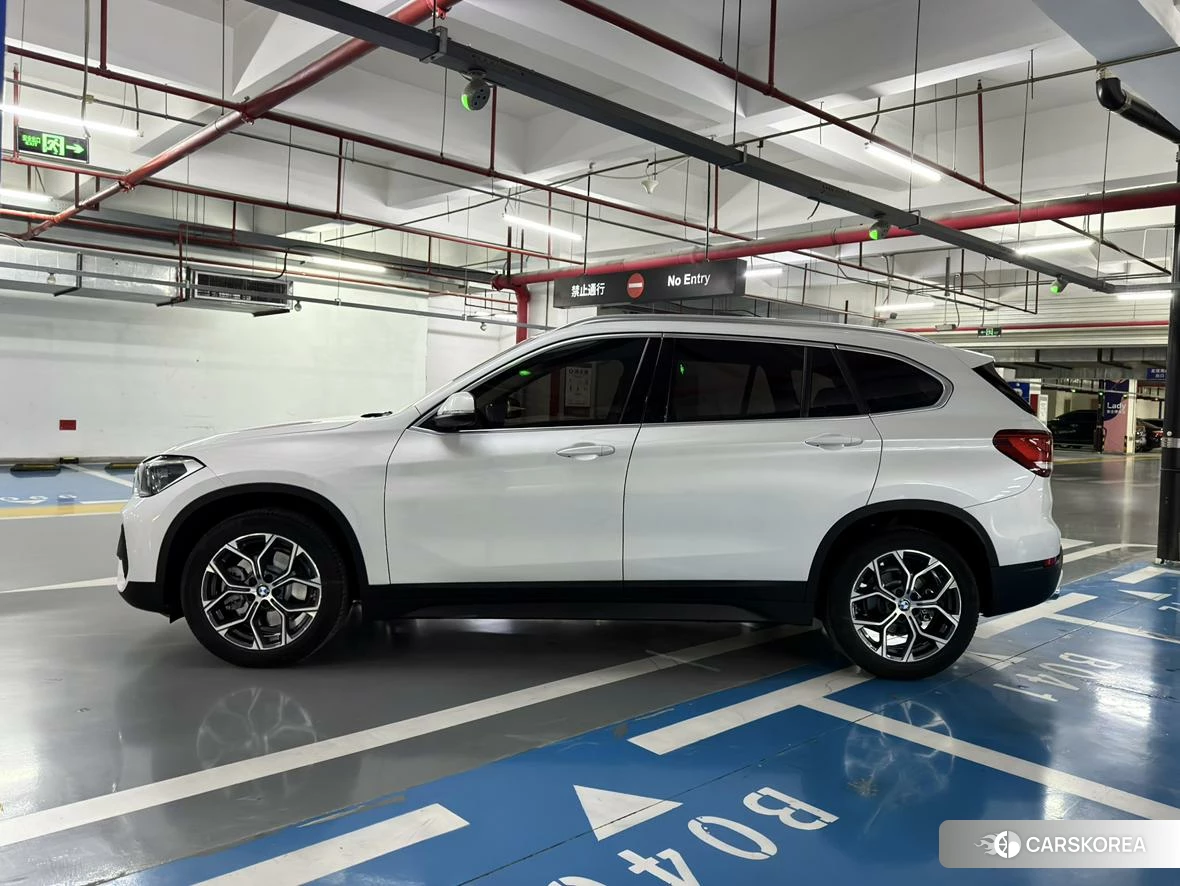 BMW X1 2021 Белый из Китая, фото 2