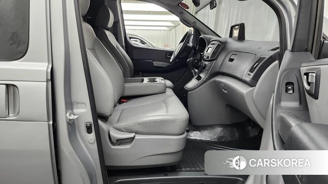 Hyundai The New Grand Starex 2020 Серебристо-серый из Кореи, фото 2