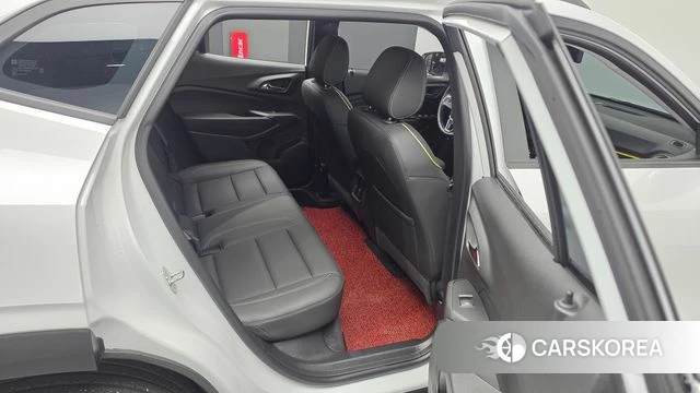 Chevrolet (GM Daewoo) Trax Crossover 2023 Белый из Кореи, фото 2