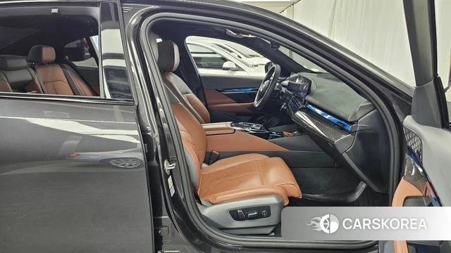 BMW i5 (G60) 2023 Серый из Кореи, фото 2
