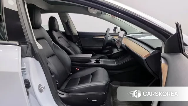 Tesla Model 3 2023 Белый из Кореи, фото 2