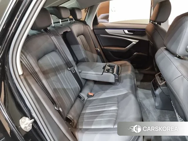 Audi A6 (C8) 2023 Черный из Кореи, фото 2