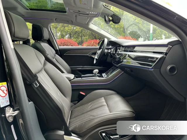 Audi A8 2023 Черный из Китая, фото 2