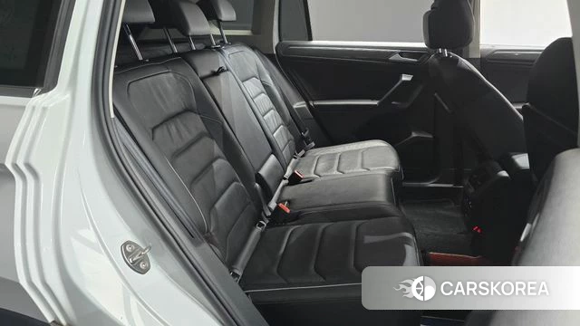 Volkswagen Tiguan second Generation 2020 Белый из Кореи, фото 2