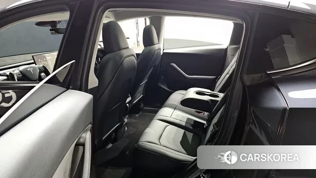 Tesla Model Y 2024 Серый из Кореи, фото 2