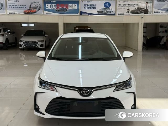 Toyota Corolla 2022 Белый из Китая, фото 2