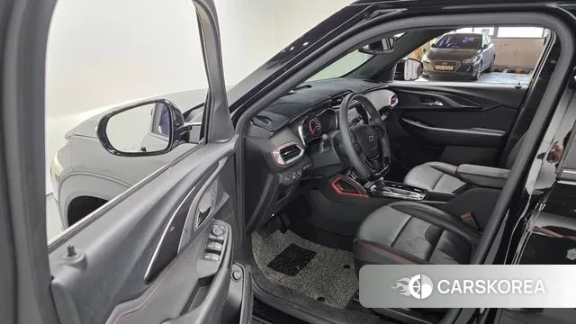 Chevrolet (GM Daewoo) Trailblazer 2023 Черный из Кореи, фото 2