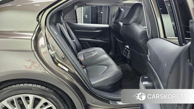Toyota Camry (XV70) 2018 Коричневый из Кореи, фото 2