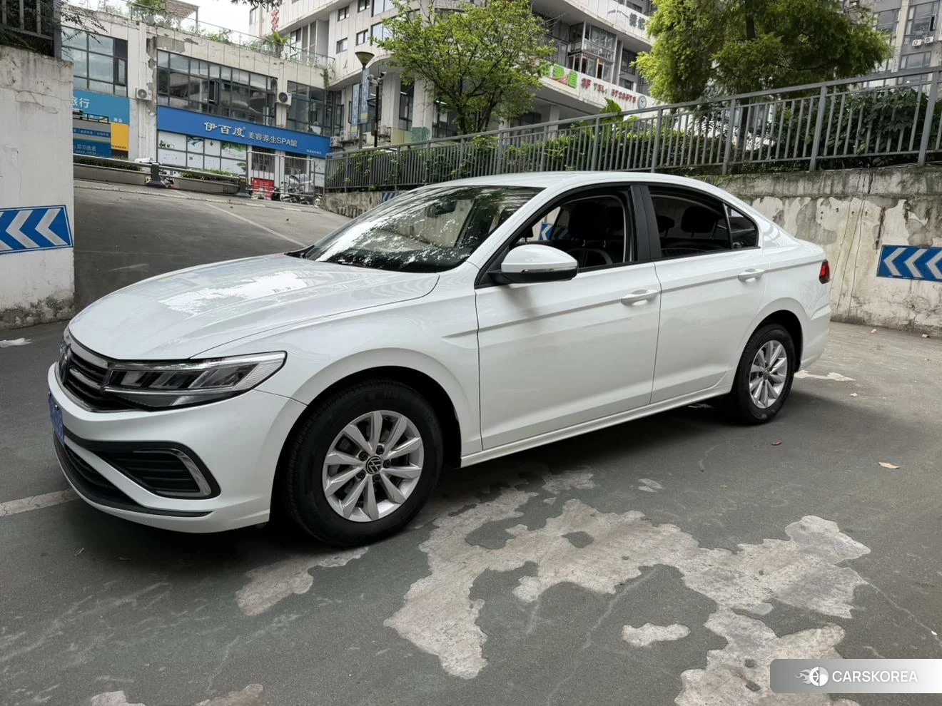 Volkswagen Bora 2022 Белый из Китая, фото 2