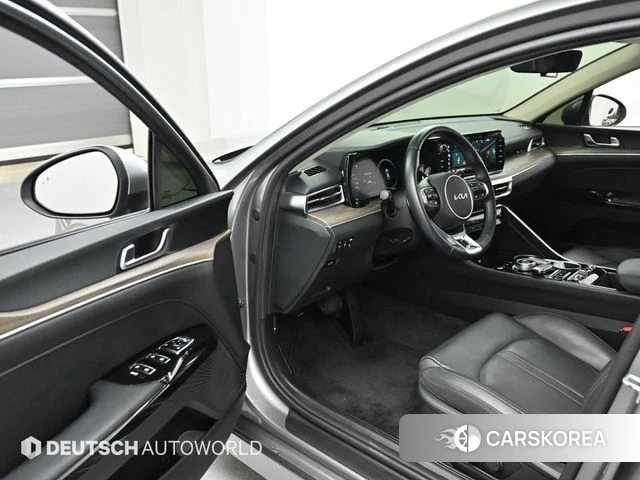 Kia K5 3rd generation 2022 Серебристо-серый из Кореи, фото 2