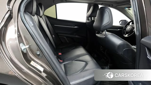 Toyota Camry (XV70) 2018 Коричневый из Кореи, фото 2