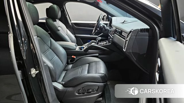 Porsche Cayenne (PO536) 2022 Черный из Кореи, фото 2