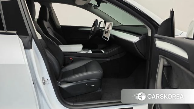 Tesla Model Y 2024 Белый из Кореи, фото 2