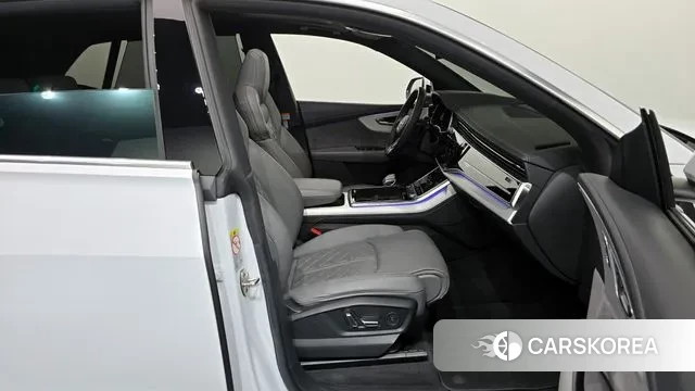 Audi Q8 (4M) 2021 Белый из Кореи, фото 2