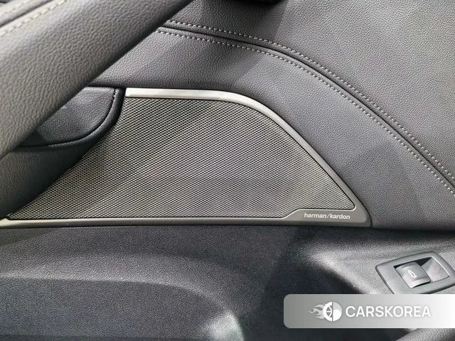 BMW 5 series (imported) 2023 Черный из Китая, фото 2