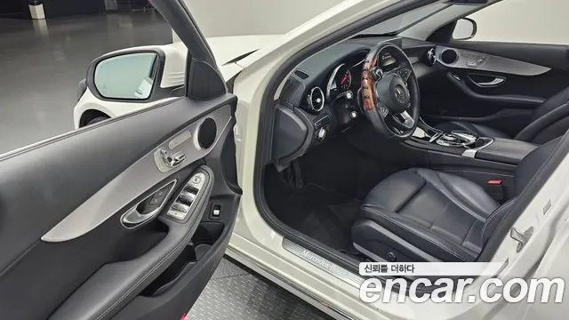 Mercedes-Benz C-Class W205 2018 Белый из Кореи, фото 2