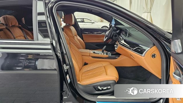 BMW 7 Series (G11) 2021 Черный из Кореи, фото 2
