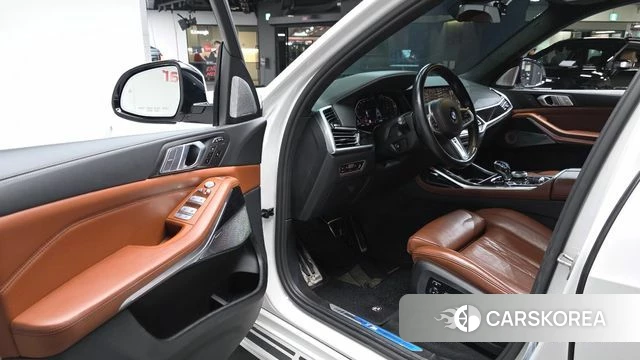 BMW X7 (G07) 2021 Белый из Кореи, фото 2