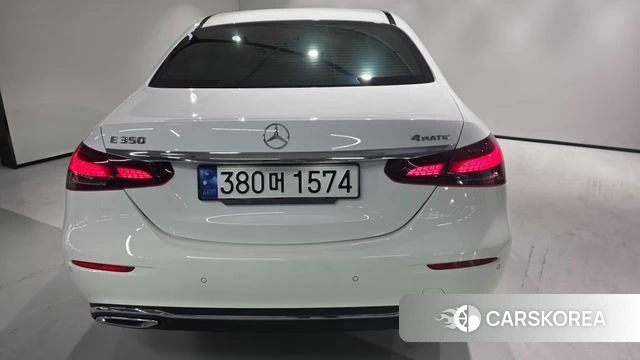 Mercedes-Benz E-Class W213 2023 Белый из Кореи, фото 2